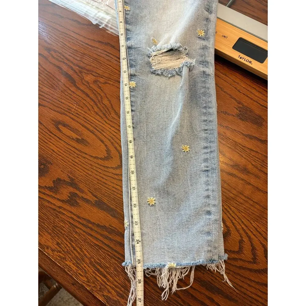 Driftwood Women 26 Light Gizelle Jeans Embroidered Daisy Slim Tapered Distressed